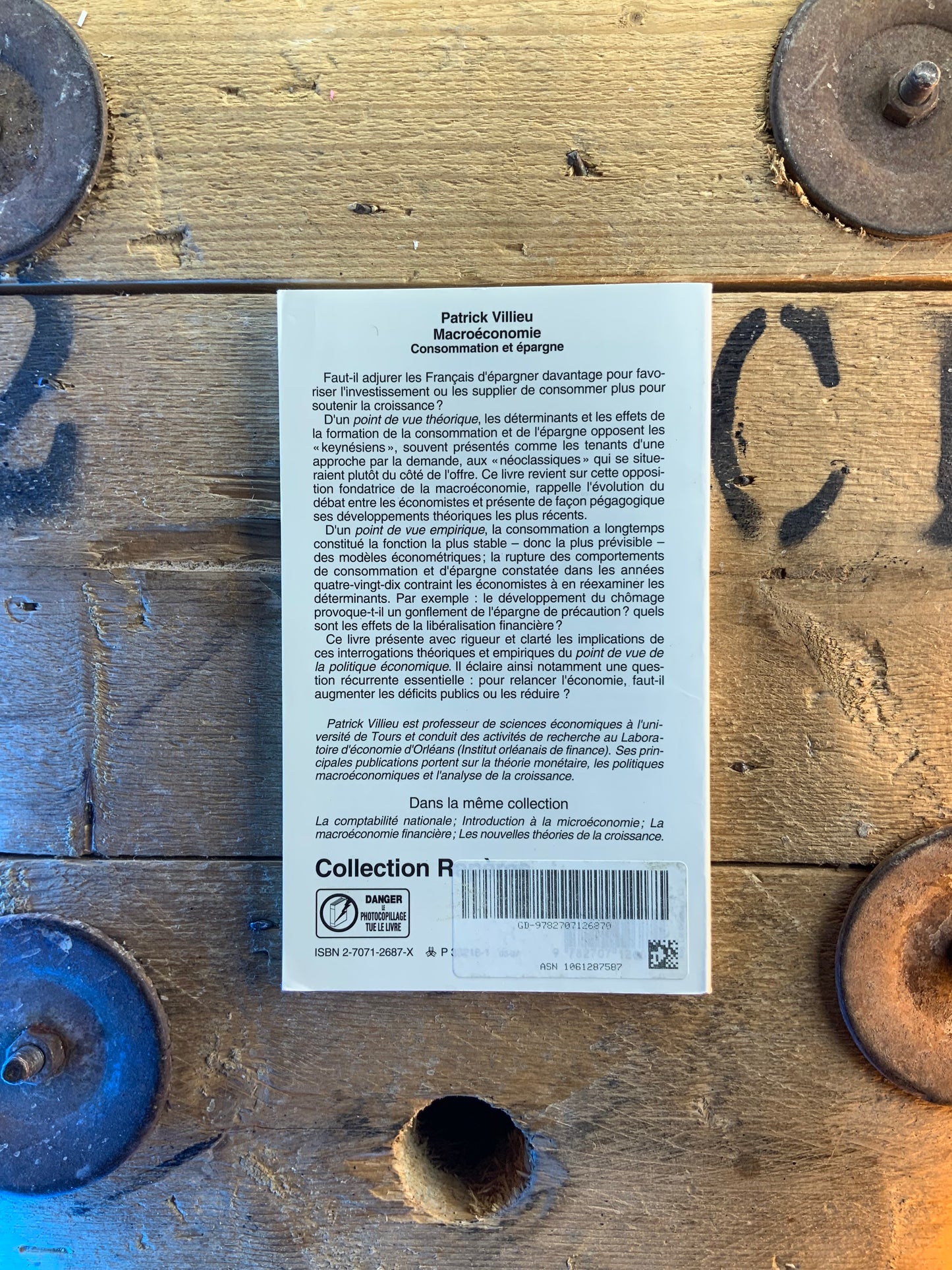 Macroéconomie : consommation et épargne - Patrick Villieu