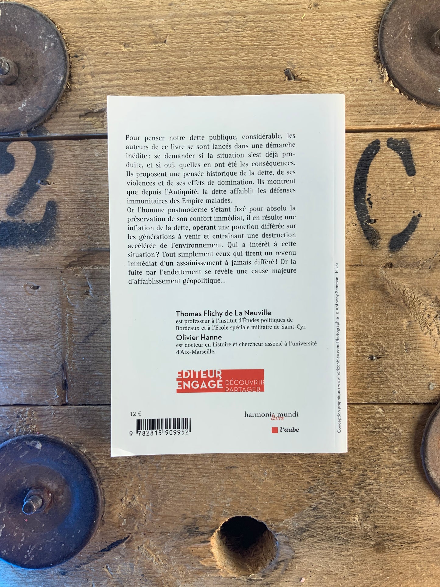 L’endettement ou le crépuscule des peuples - Thomas Flichy de La Neuville et Olivier Hanne