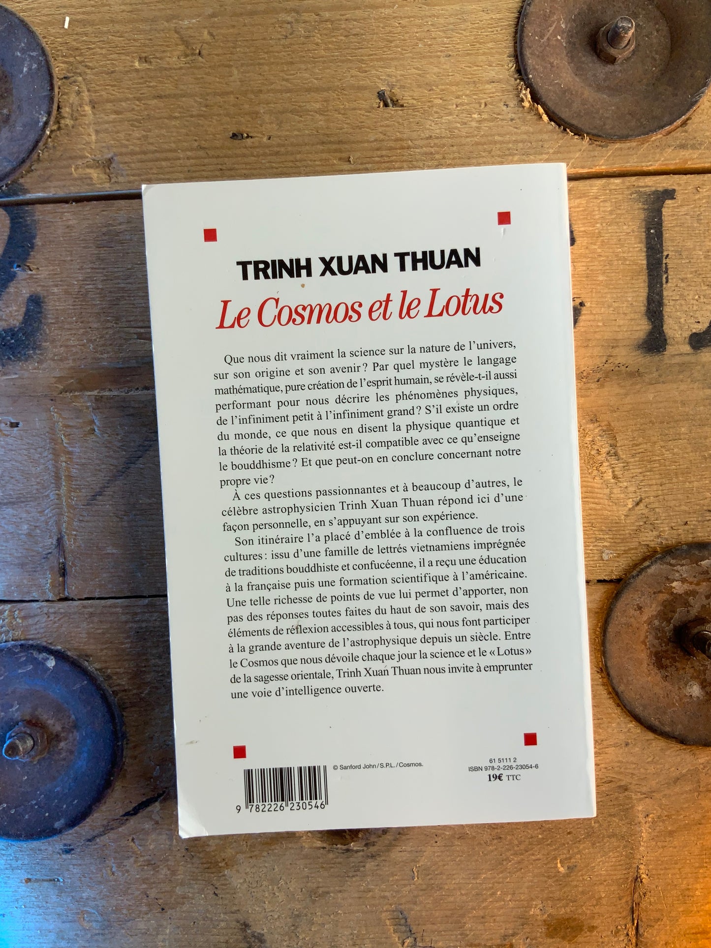 Le Cosmos et le Lorus - Trinh Xuan Thuan