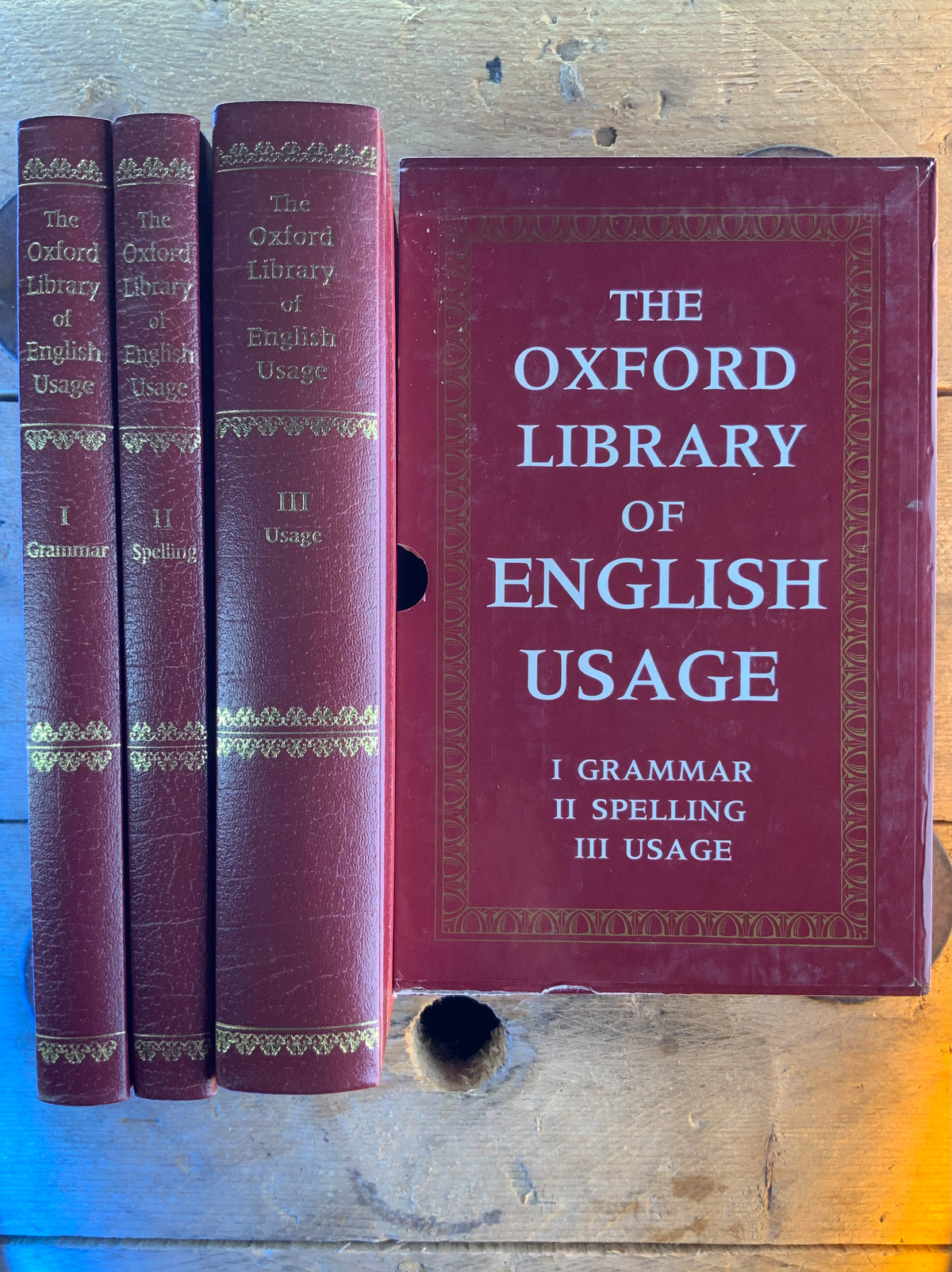 The Oxford Library of English Usage : I. Grammar - II. Spelling - III. Usage