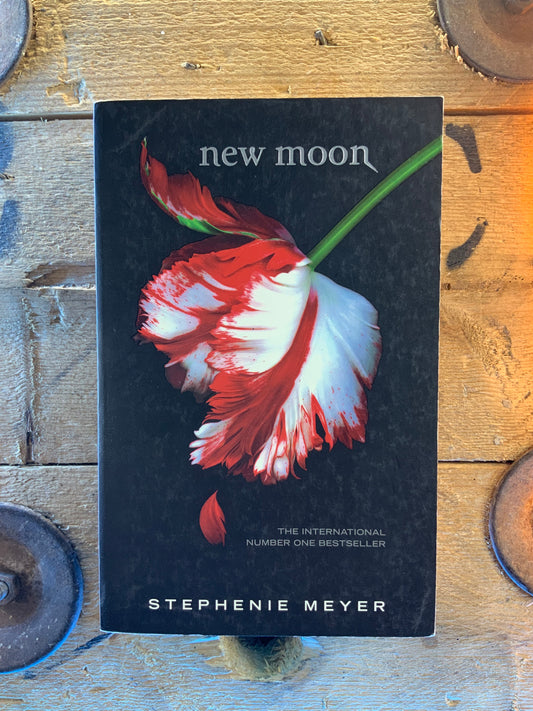 New moon - Steaphanie Meyer