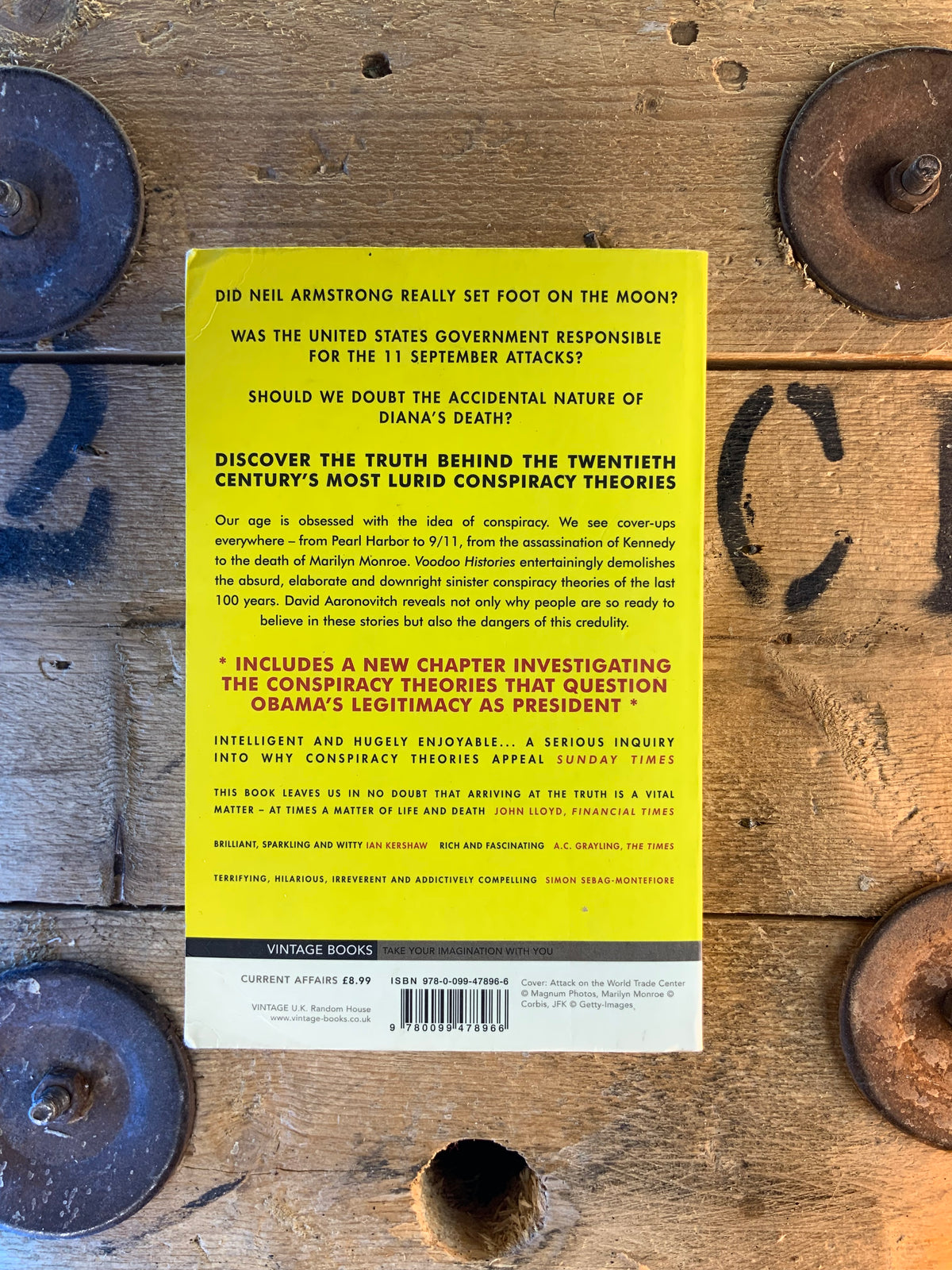 Voodoo Histories : How conspiracy theory has shaped modern history - David Aaronovitch