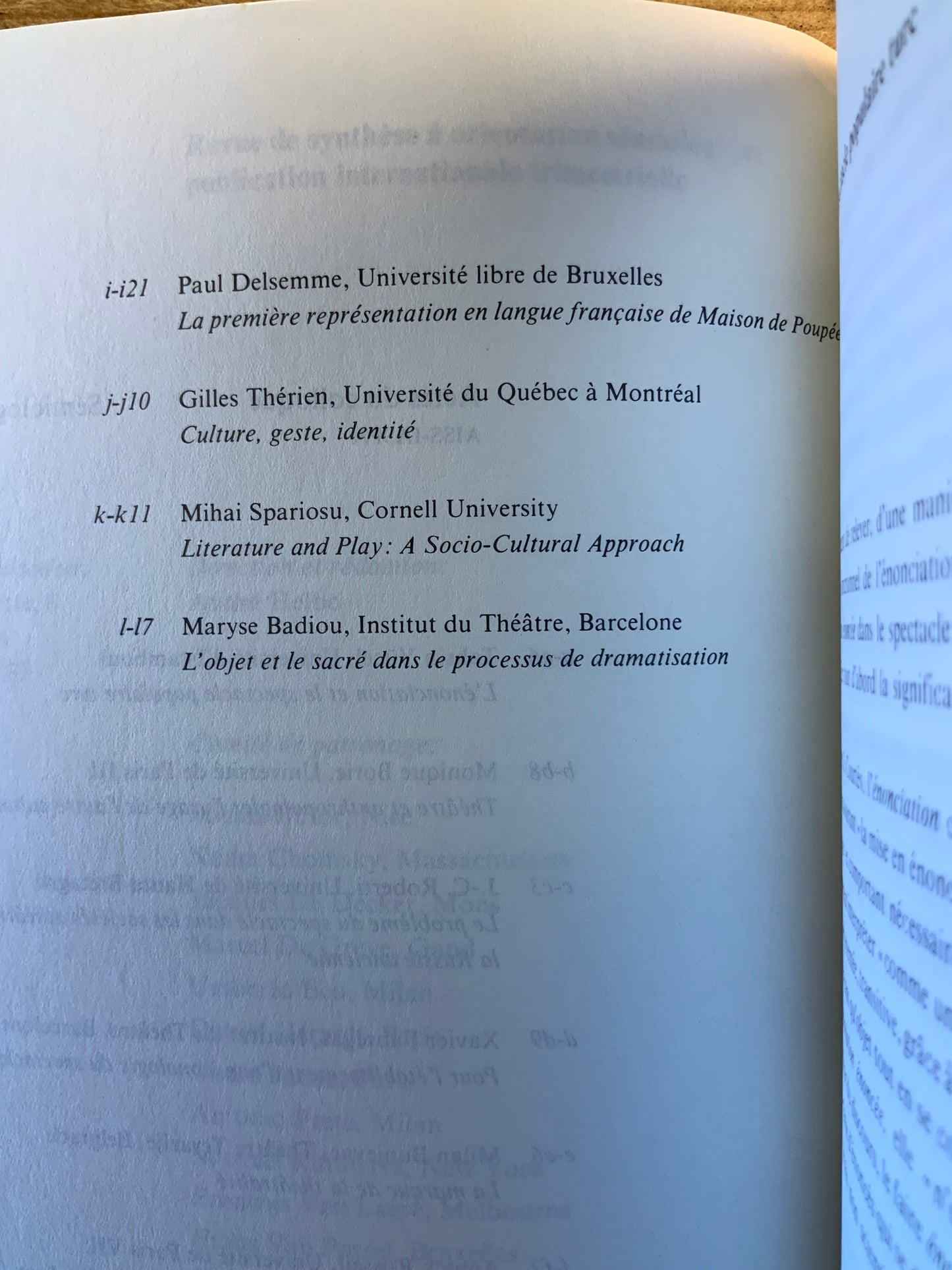 Sémiologie du spectacle : sens et culture [ Degrés - Revue de synthèse à orientation sémiologique ] - 1982 - n° 32