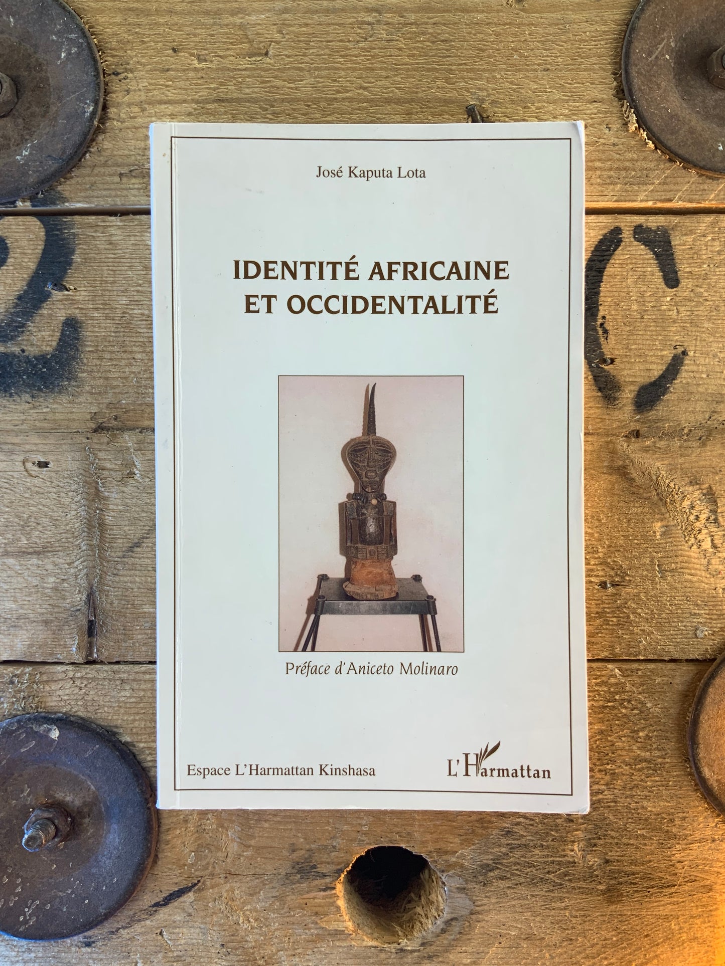 Identité africaine et occidentale - José Caputa Lota