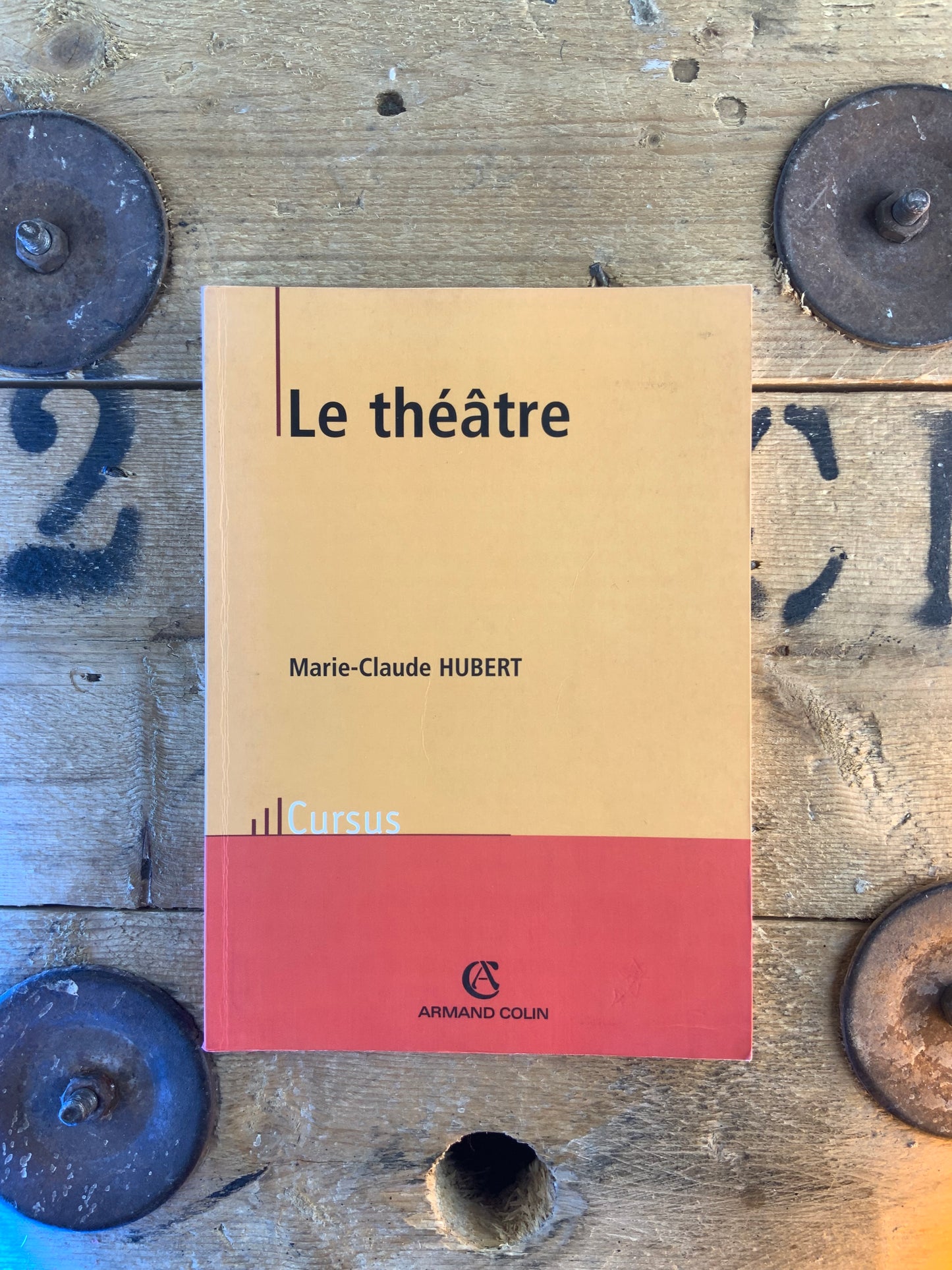 Le théâtre - Marie-Claude Hubert