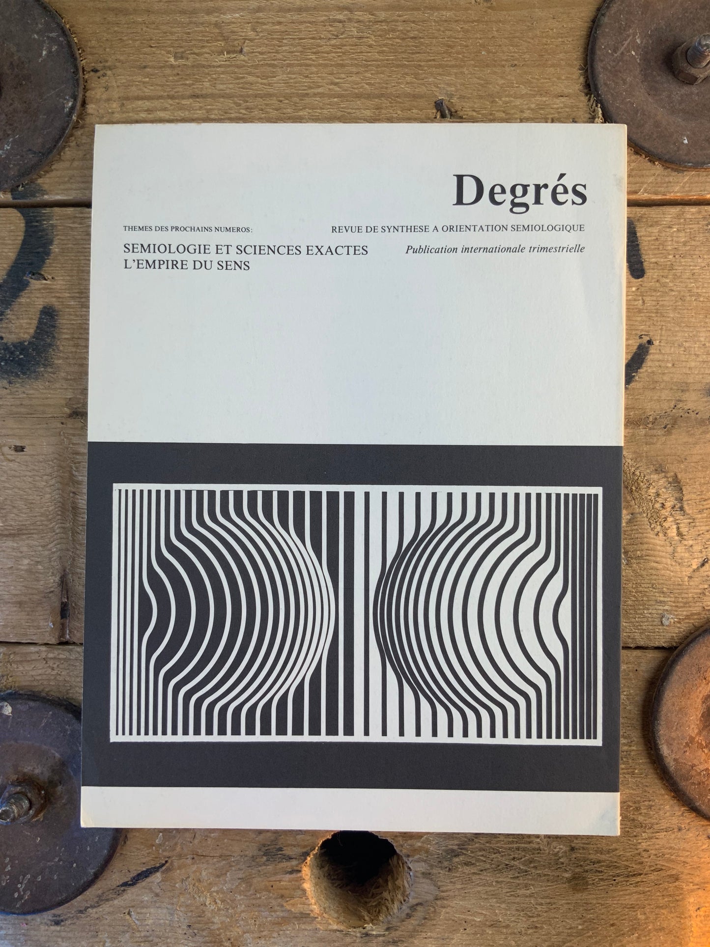 Théorie littéraire [ Degrés - Revue de synthèse à orientation sémiologique ] - printemps 1985 - n° 41
