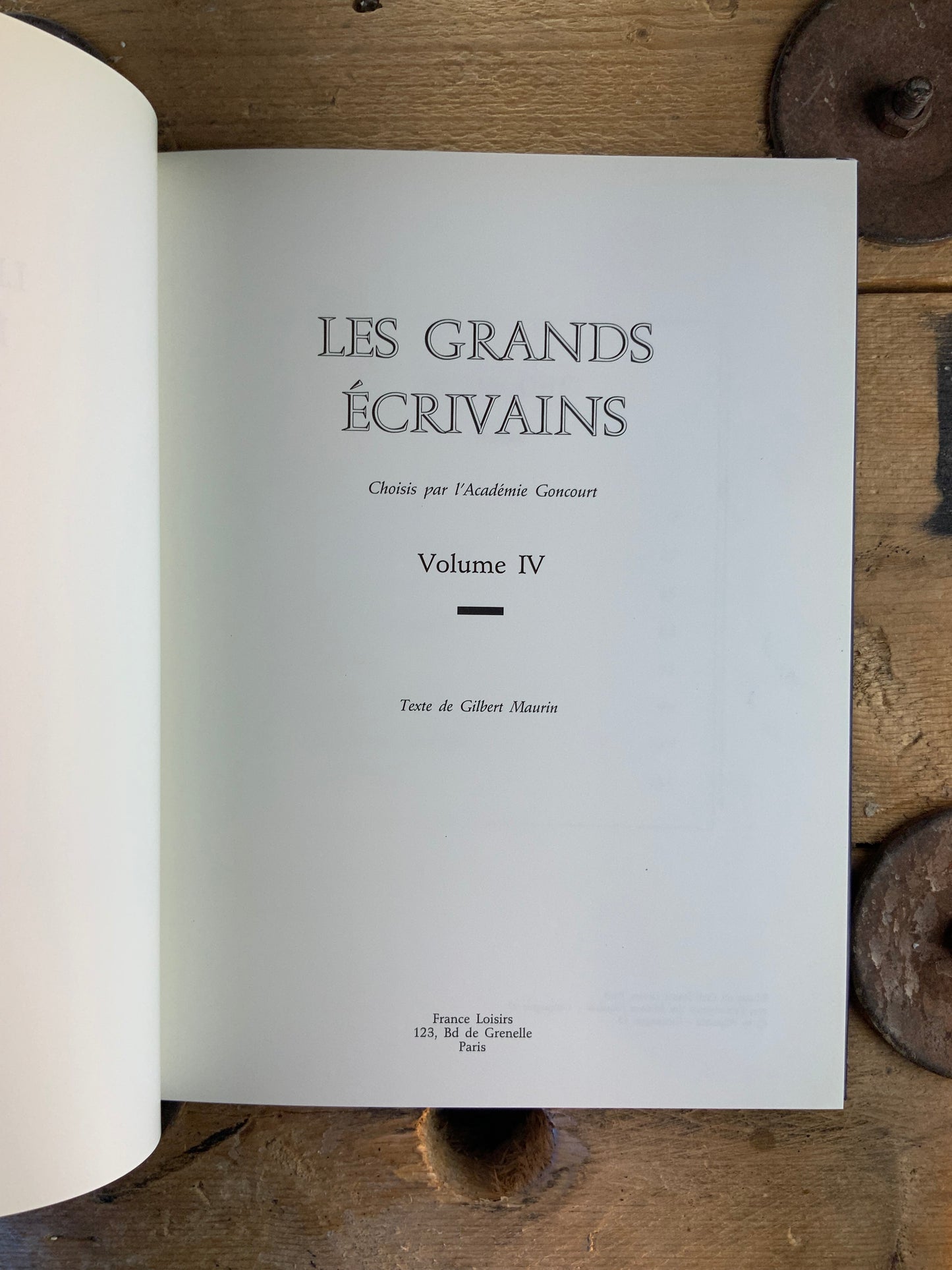 Les grands écrivains : Dostoïevski, Dumas, Éluard, Fitzgerald, Flaubert, France, Gautier, Giono