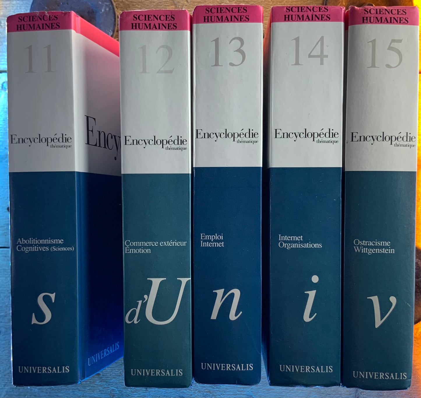 ENCYCLOPÉDIE : Les Essentiels d’Universalis en 22 Volumes