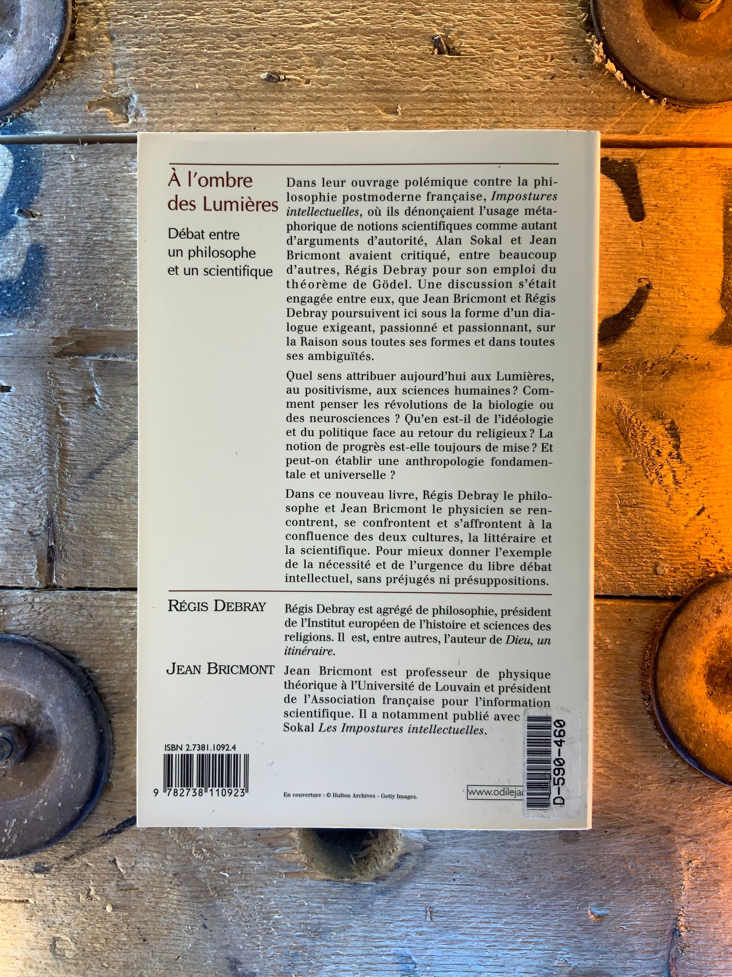 À l’ombre des lumières : débat entre un philosophe et un scientifique - Régis Debray et Jean Bricmont