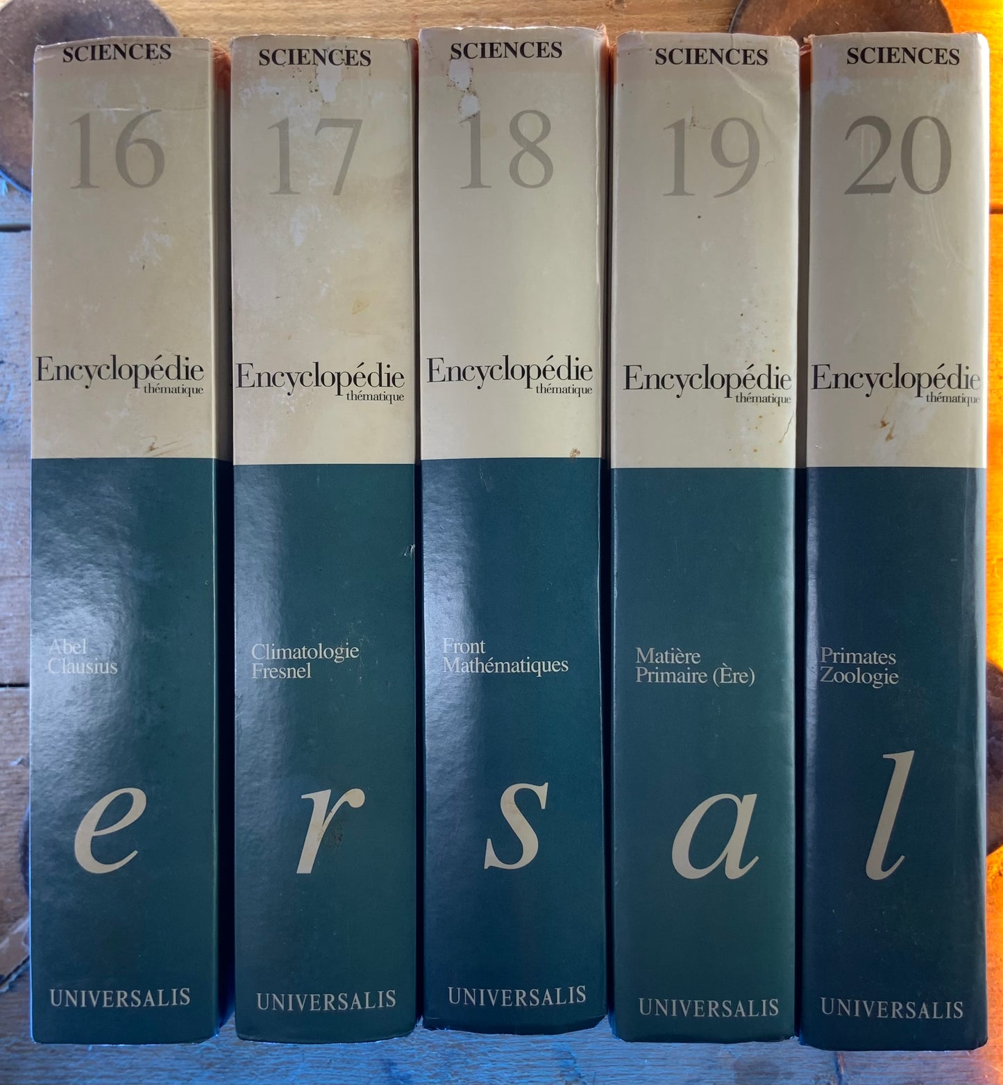 [ENCYCLOPÉDIE THÉMATIQUE] Les Essentiels d’Universalis (20 livres)