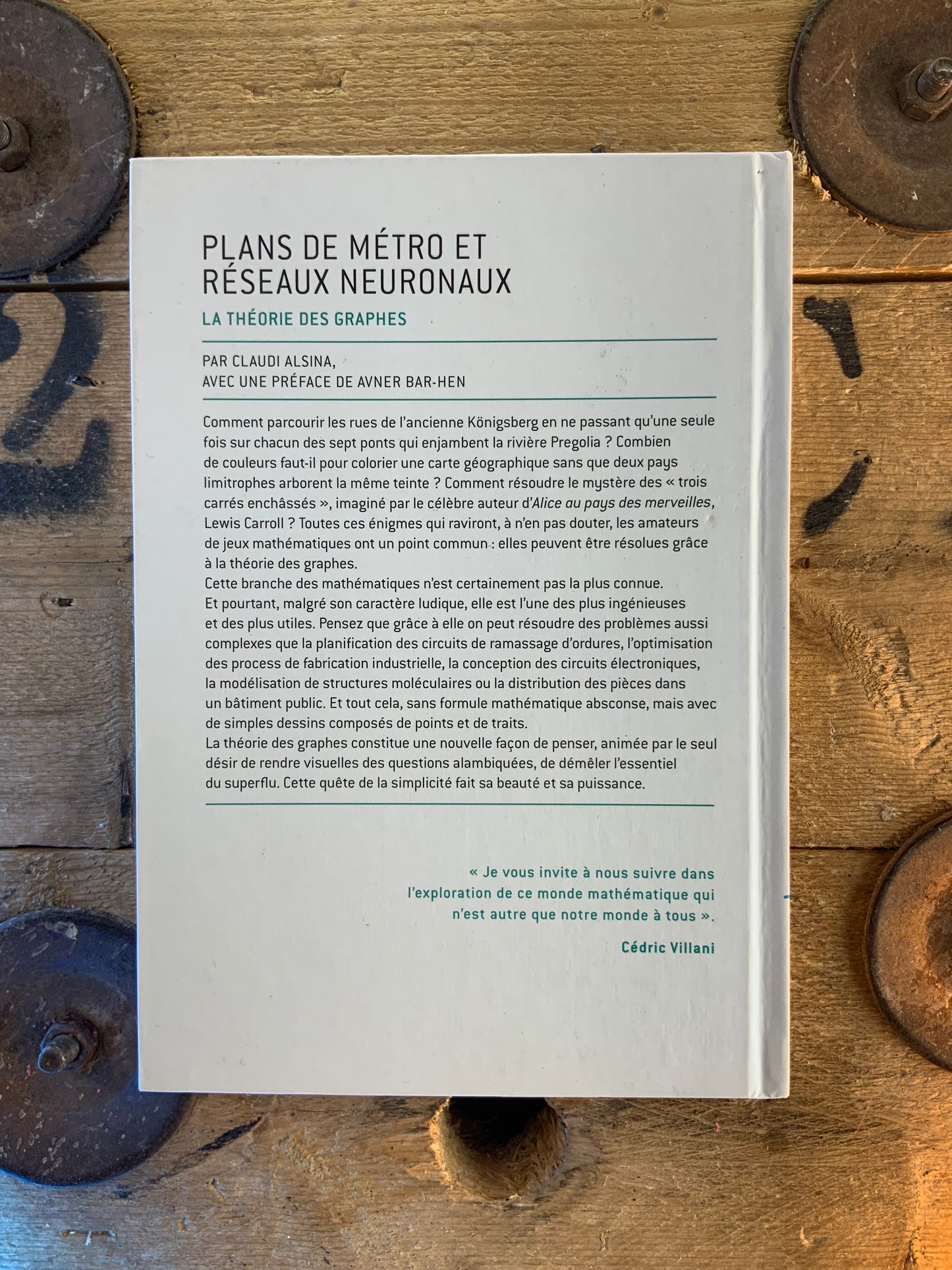 Plans de métro et réseaux neuronaux : La théorie des graphes