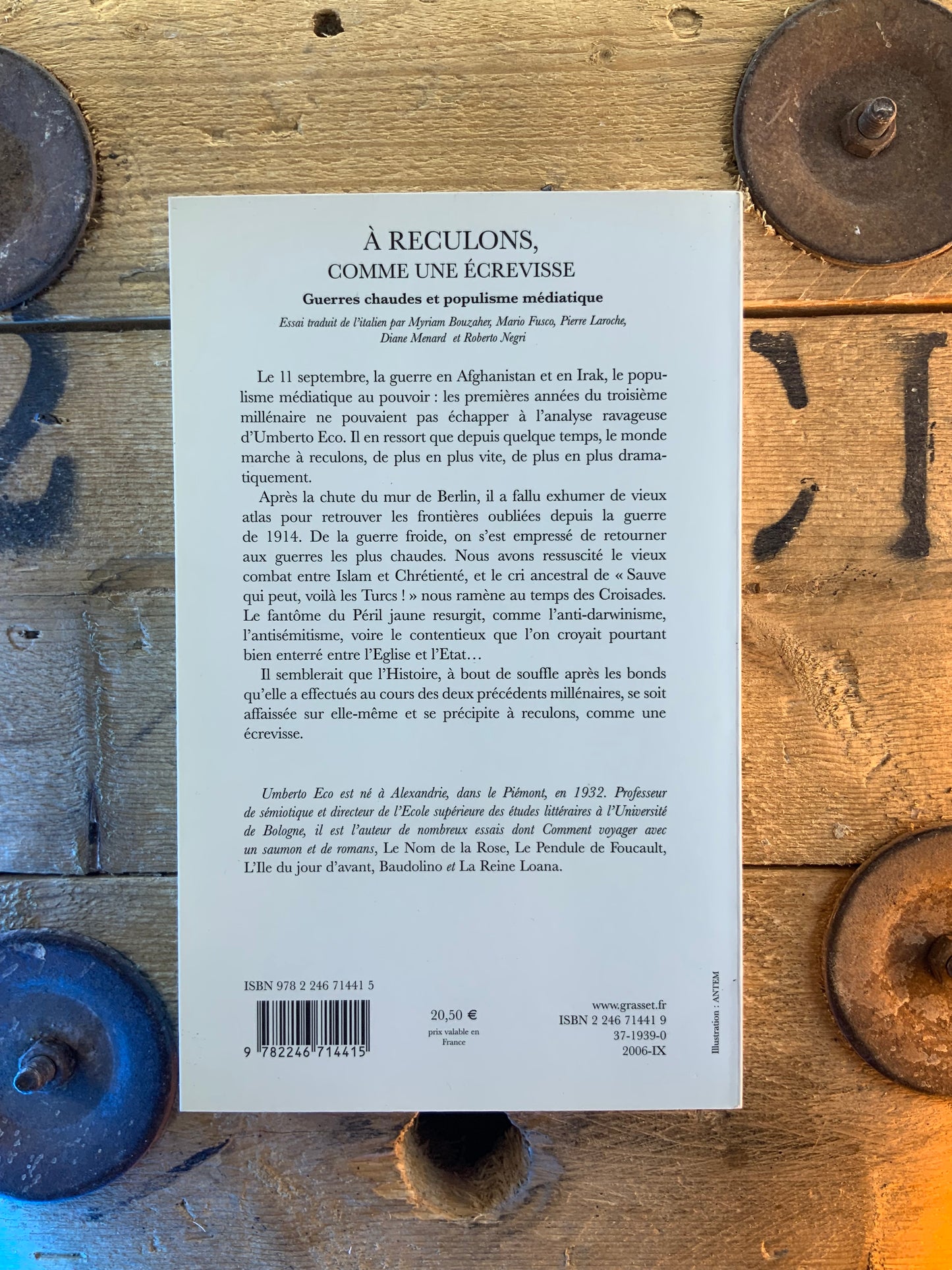 À reculons, comme un écrevisse - Umberto Eco