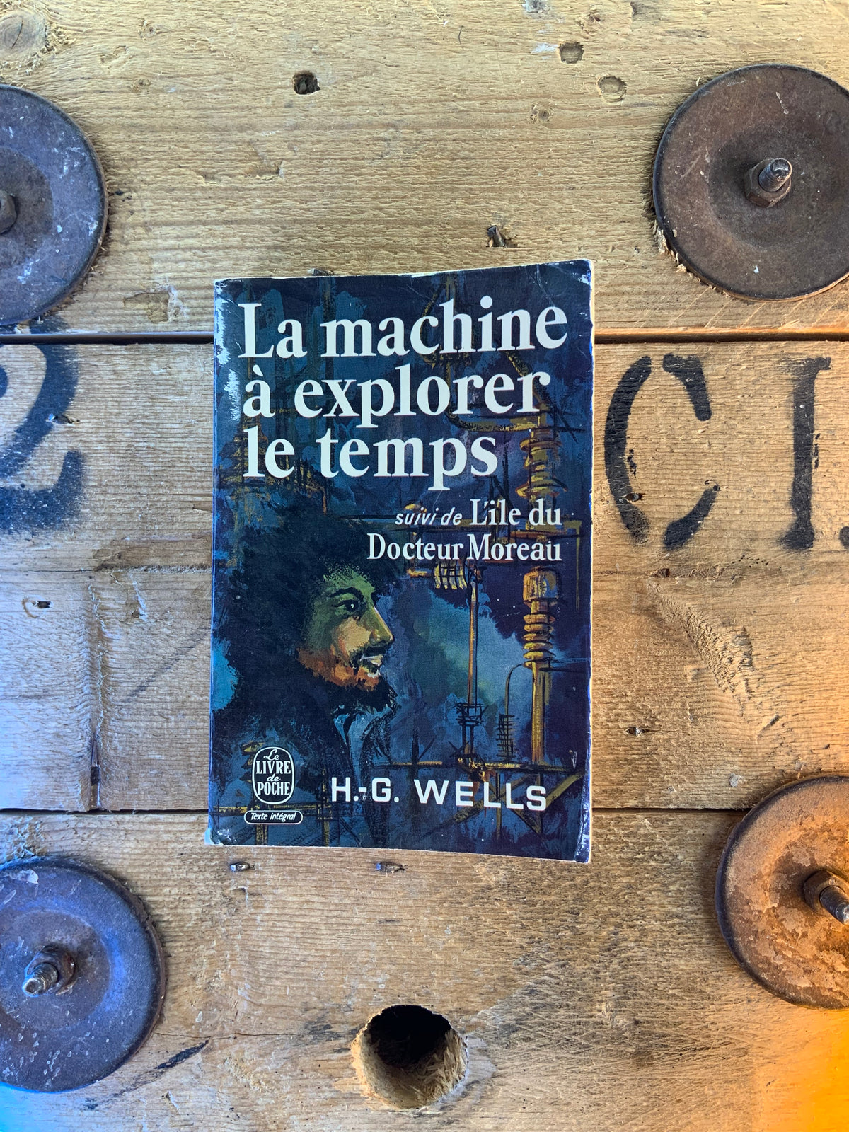 La machine à explorer le temps - H.G. Wells