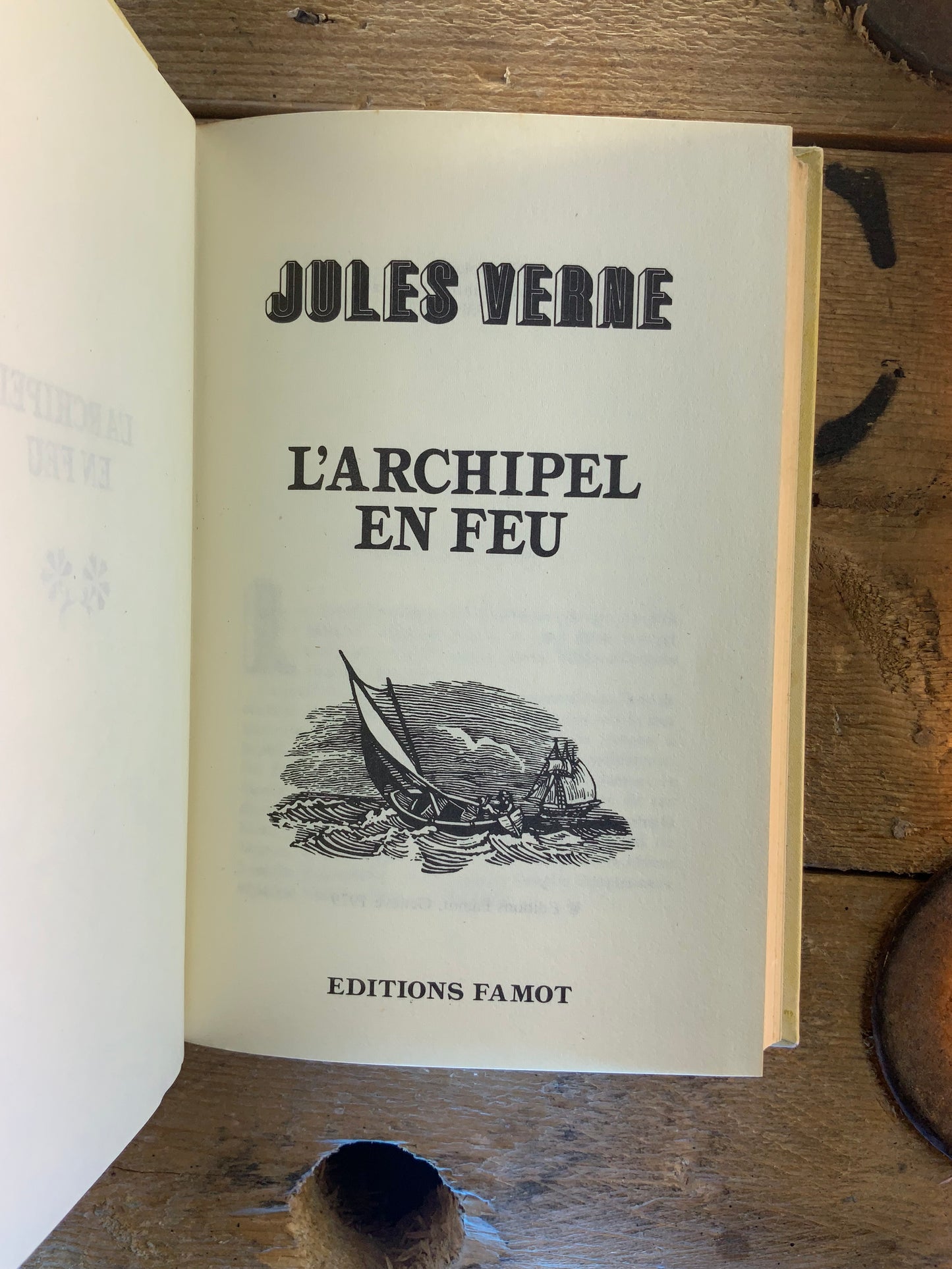 L’archipel en feu - Jules Verne