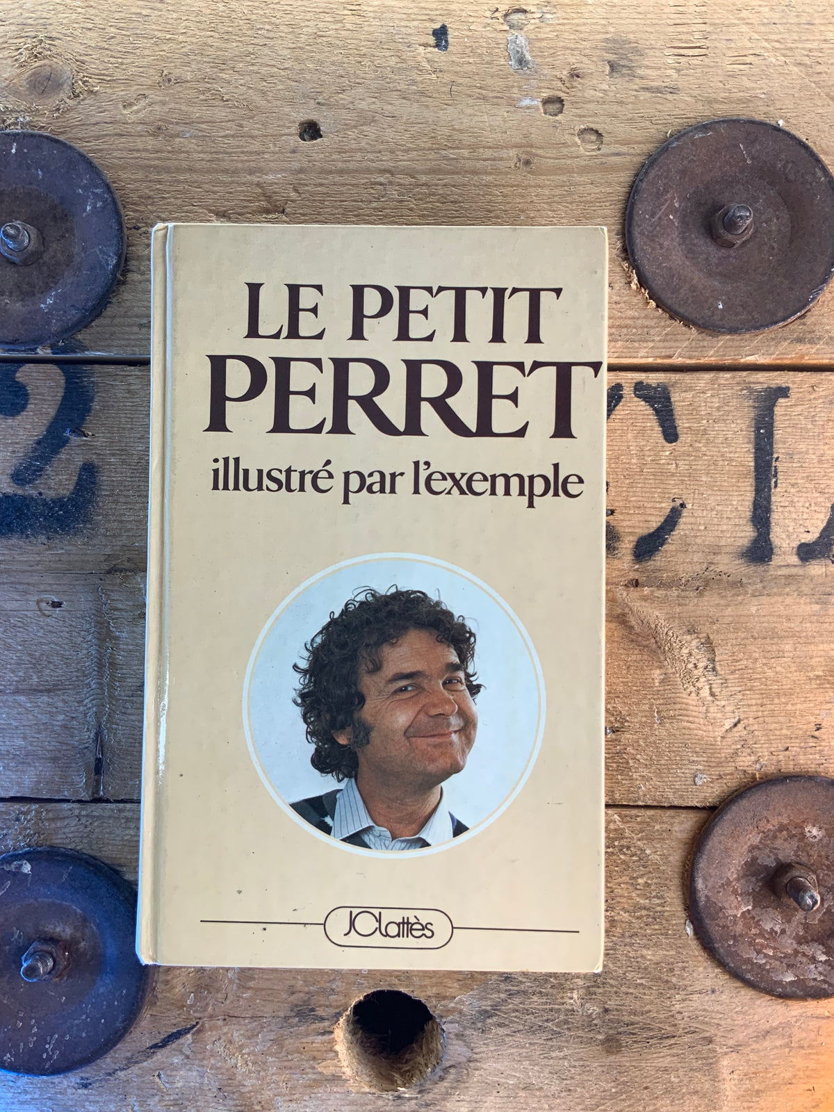 Le petit Perret illustré par l’exemple