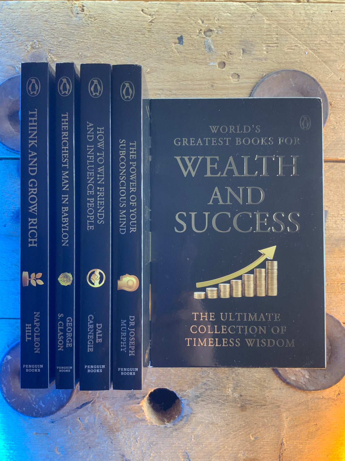 World’s Greatest Books for Wealth and Success : The power of your subconscious mind - How to win friends and influence people - The richest Man in Babylon - Think and grow rich       [neuf]