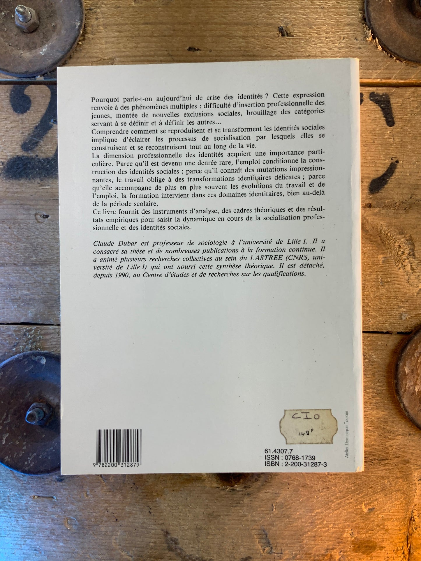 La socialisatiin : constructiin des identités sociales et professionnelles - Claude Dubar