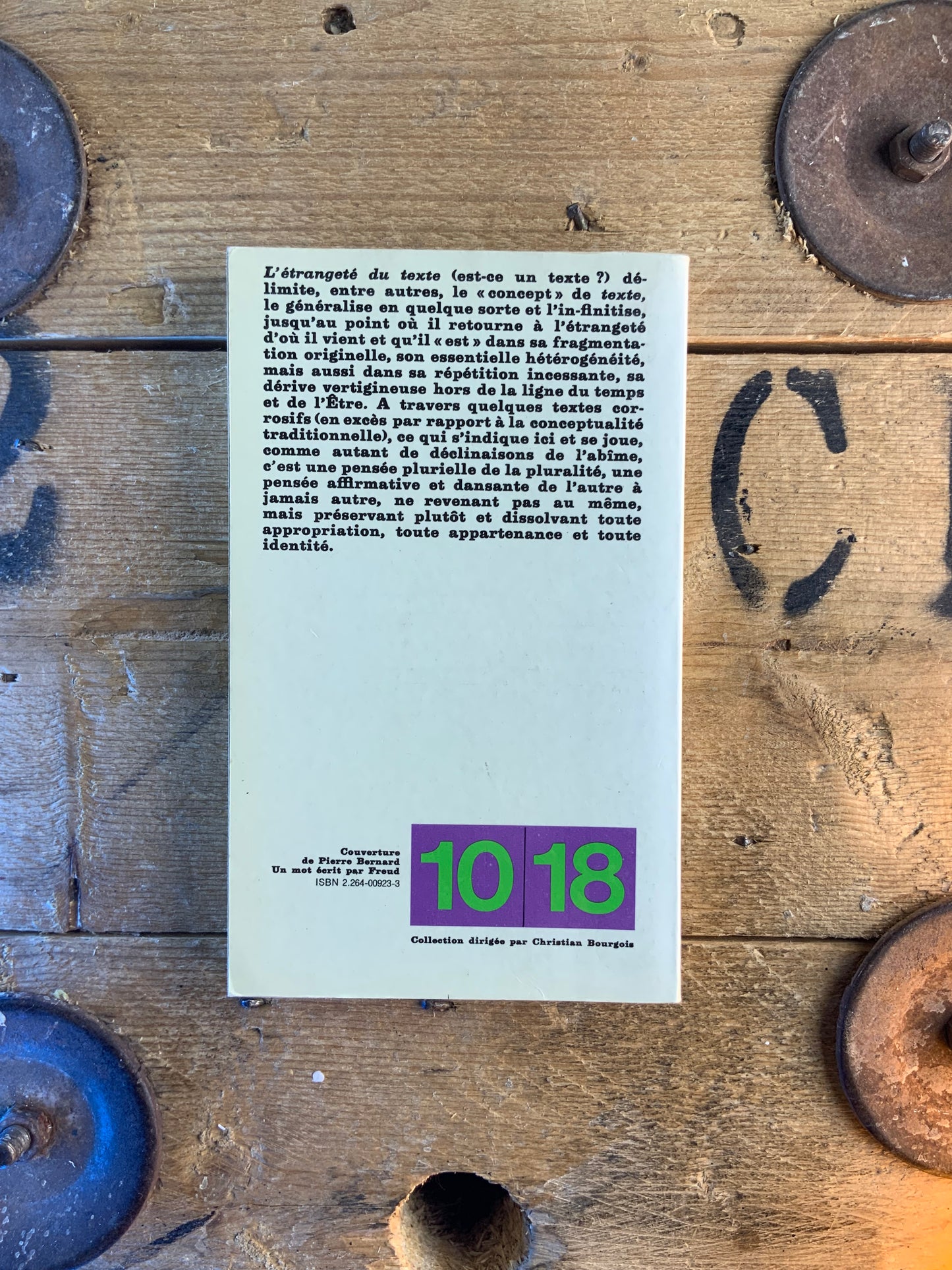L’étrangeté du texte : essai sur Nietzsche, Freud, Blanchot et Derrida - Claude Lévesque