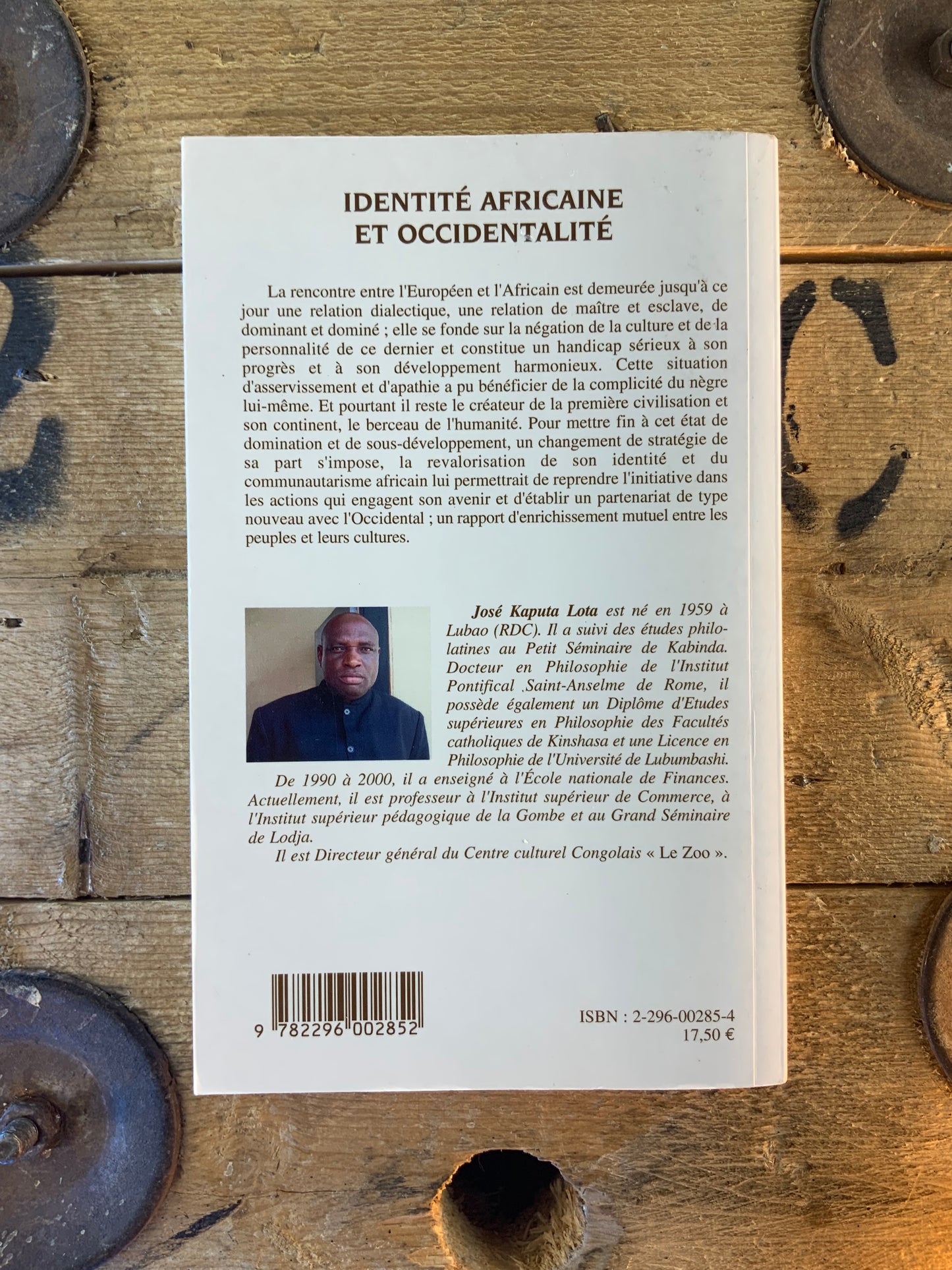Identité africaine et occidentale - José Caputa Lota