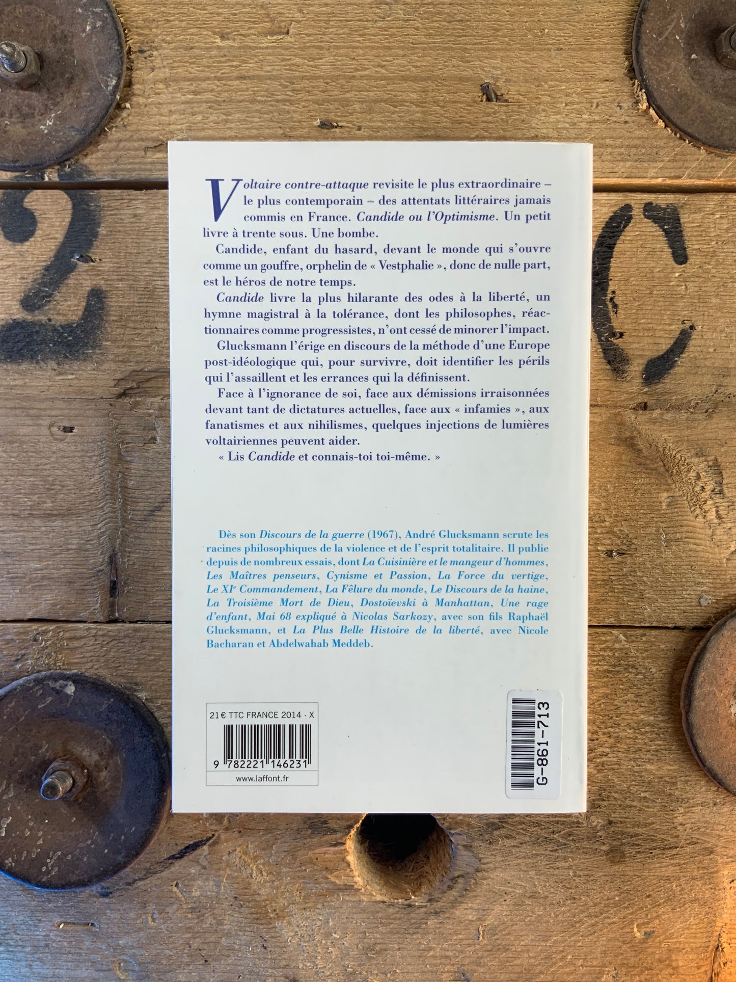 Voltaire contre-attaque - André Glucksmann