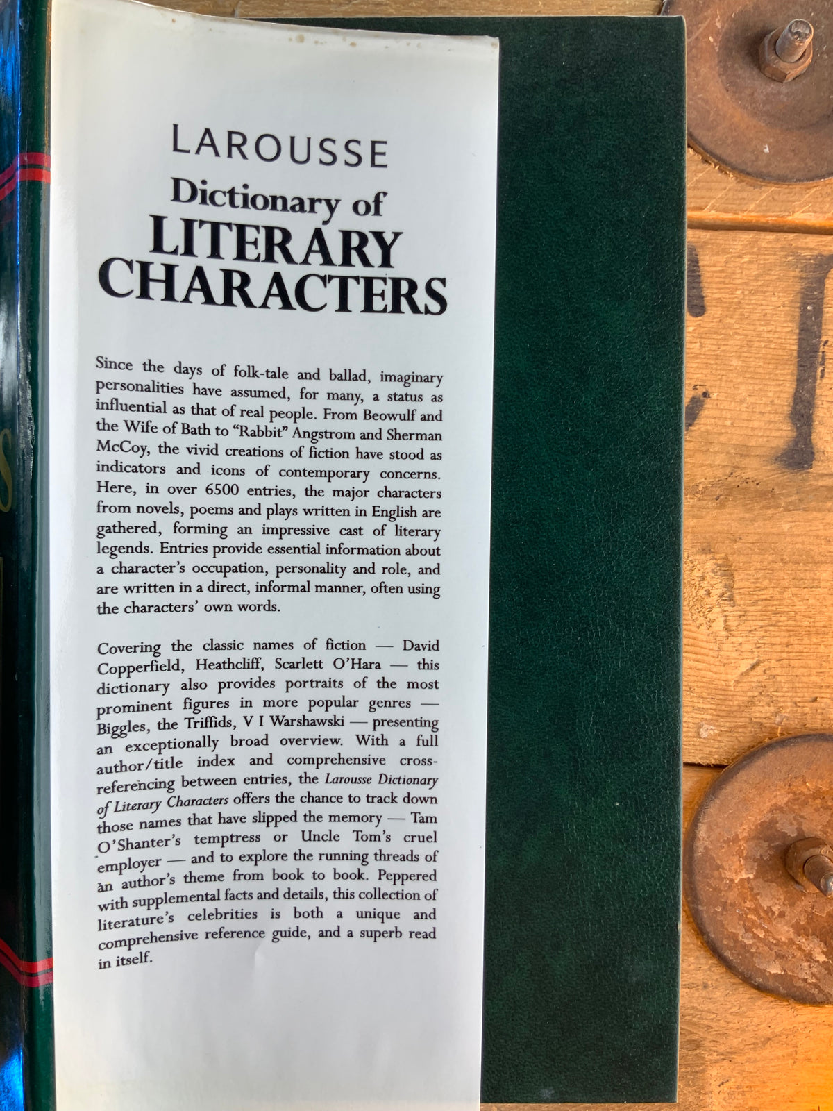 Dictionary of Literary Characters : from Beowulf to Billy Bathgate