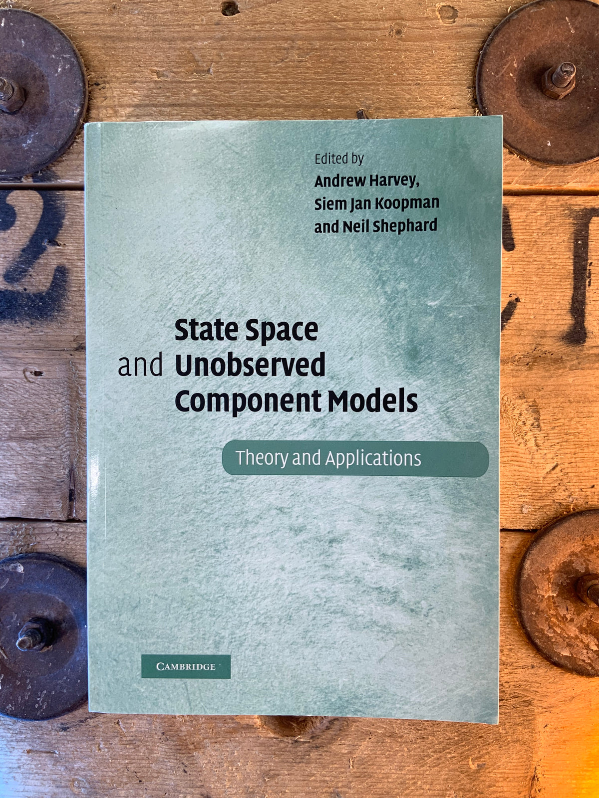 State Space and Unobserved Companent Models : theory and applications -