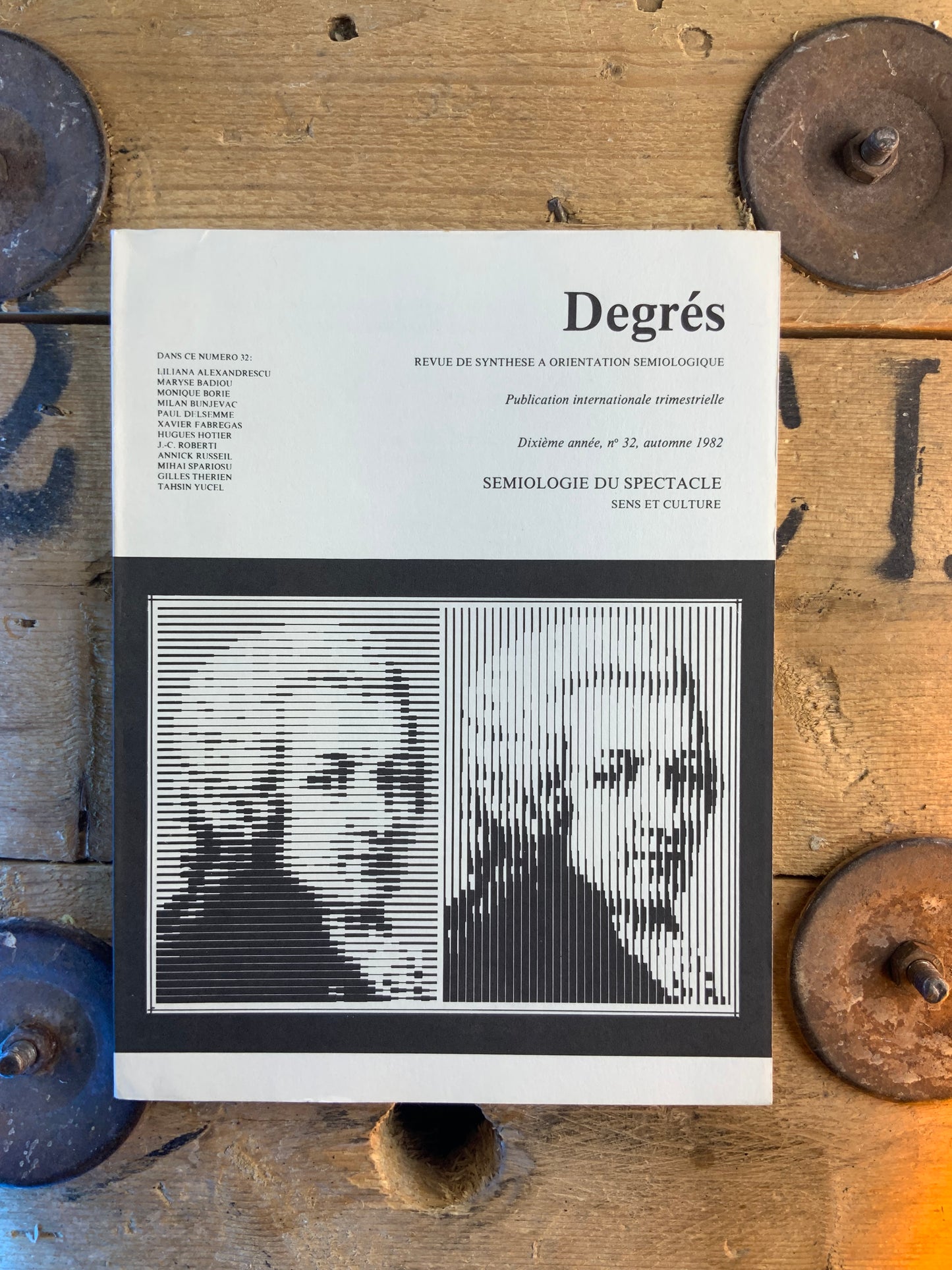 Sémiologie du spectacle : sens et culture [ Degrés - Revue de synthèse à orientation sémiologique ] - 1982 - n° 32