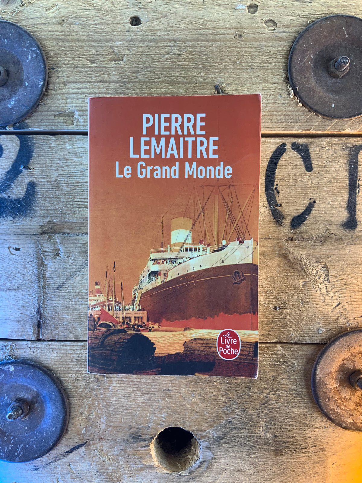 Le Grand Monde - Philippe Lemaitre