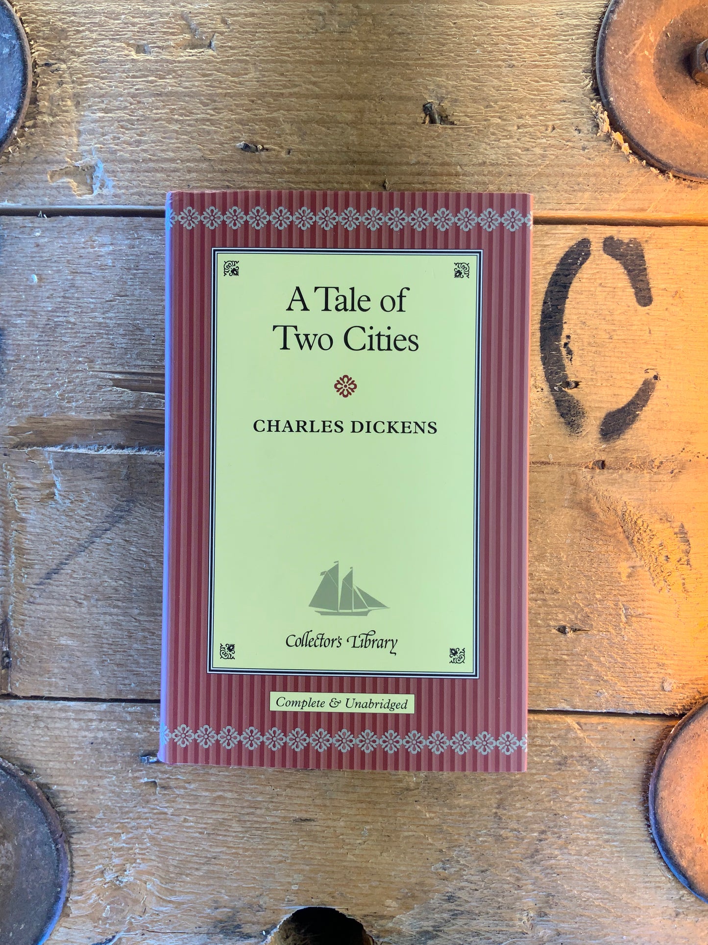 Charles Dickens Collector's Library (Six Volume Set) including : A tale of two cities - Great expectations - Oliver Twist - Nicholas Nicklebey - David Copperfield - A Christmas Carol