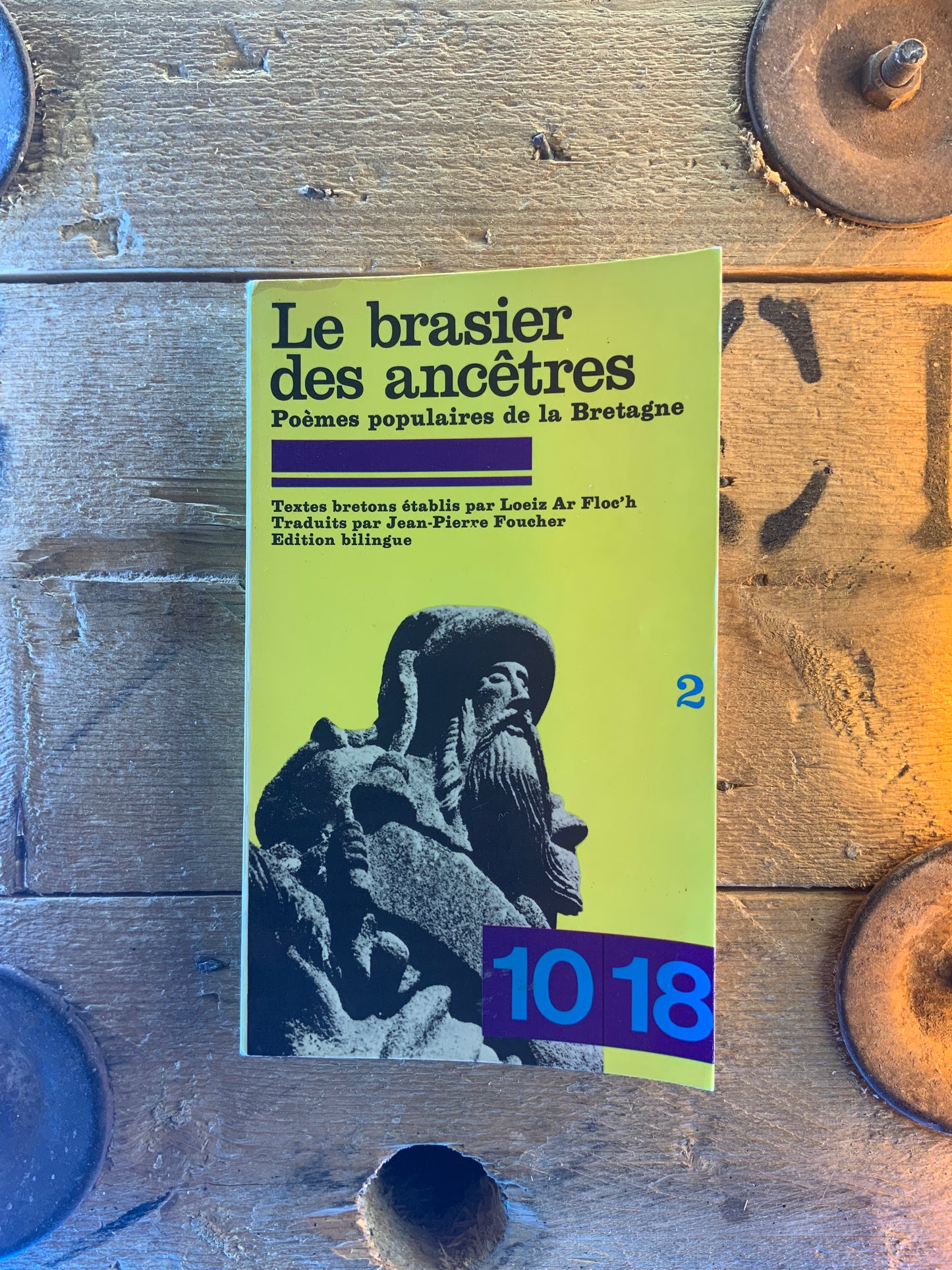 Le brasier des ancêtres : poèmes populaires de la Bretagne 2