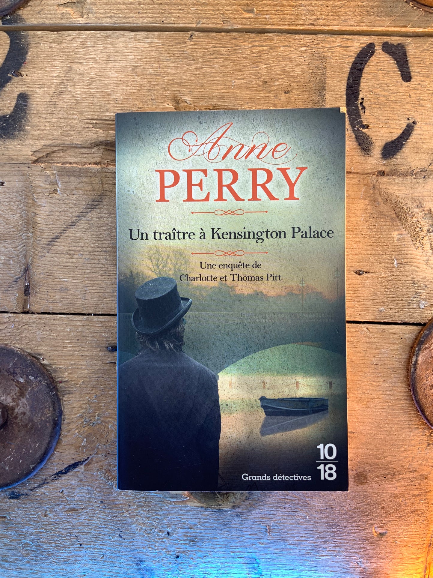 Un traitre à Kensigton palace - Anne Perry