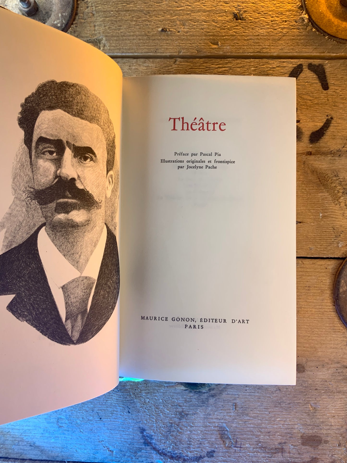 Théâtre , Guy de Maupassant